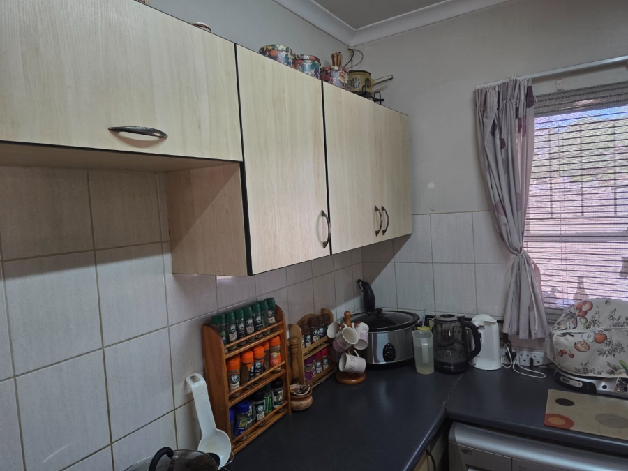 2 Bedroom Property for Sale in Langenhovenpark Free State